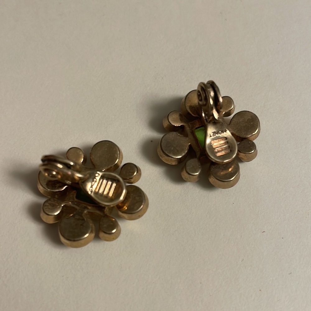 Vintage gold, blue bead and green glass clip earrings. - Picture 2 of 2